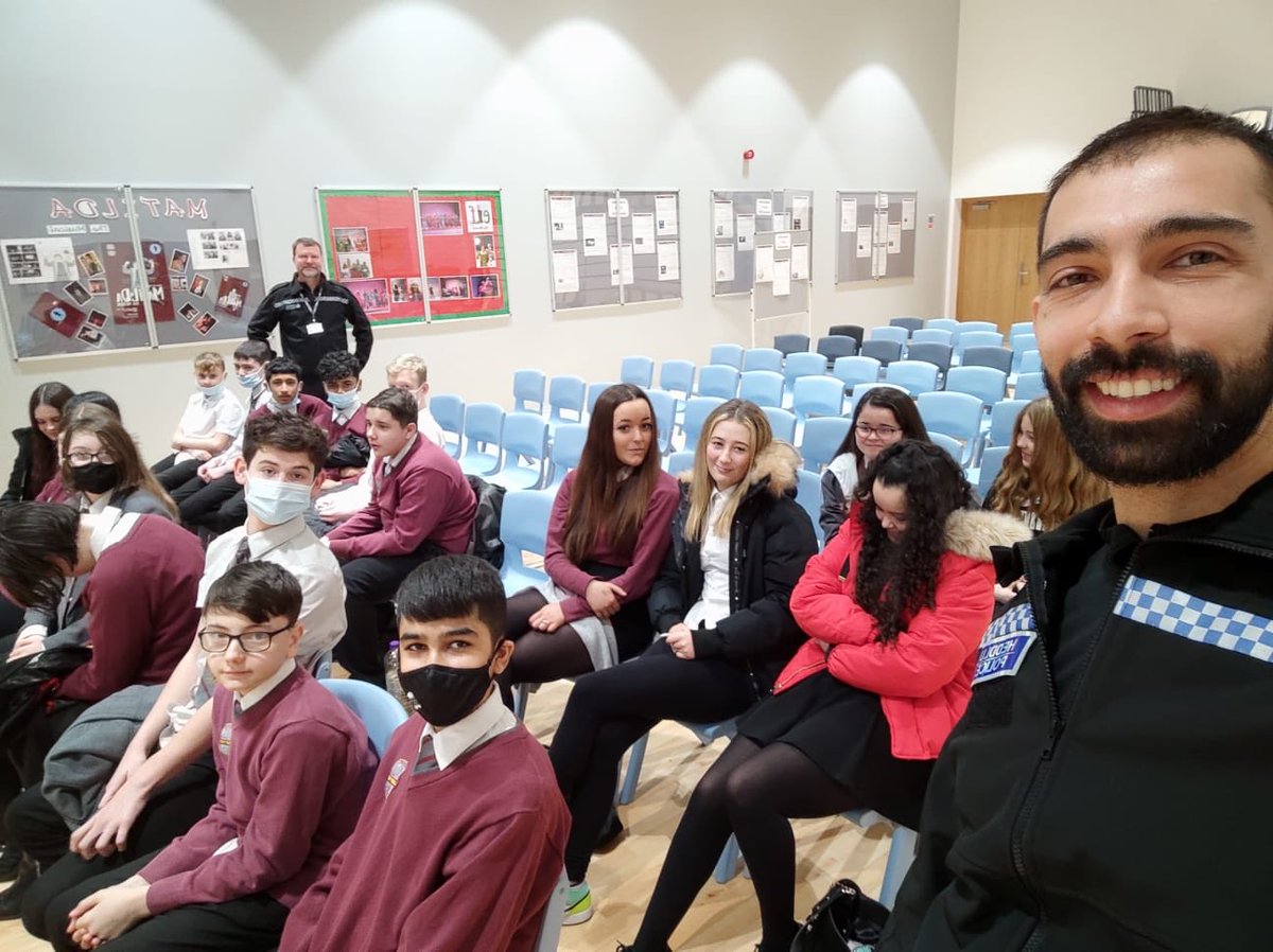RtdKev's tweet photo. Hate Crime &amp; School Liaison Officers 2 days positive engagement with Year 9 students at Cardiff West Community High School to mark LGBT+ History Month - #elynpt #NoPlaceForHate #community @swpcardiff ⁦@CardiffWestCHS⁩ ⁦@PrideCymru⁩ ⁦@AshL93⁩ ⁦@SDoughtyMP⁩ https://t.co/Wsc0LpiJN1