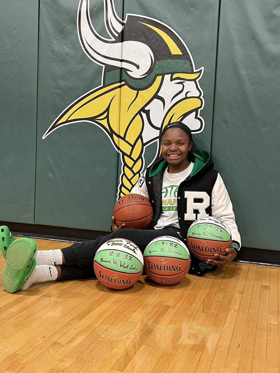 Blessed to have reached 1,000 rebounds and 500 steals!! All Glory to God💚 <a href="/KentuckyPremier/">Kentucky Premier EYBL</a>