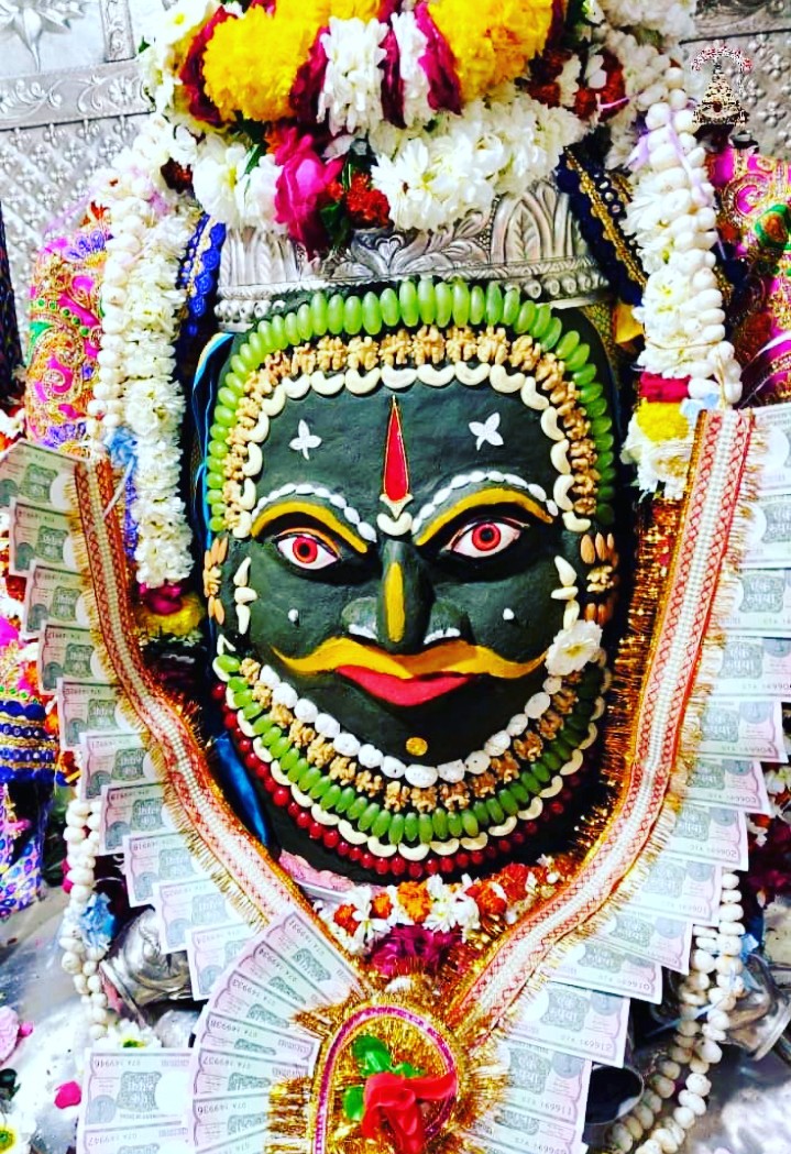 DevaAmar's tweet photo. जय श्री महाकालेश्वर 🙏🌹🙏
दि 16-02-2022 को ज्योतिर्लिङ्ग श्री महाकालेश्वर जी का संध्या काल आरती श्रृंगार दर्शन https://t.co/OdmOLjx57b