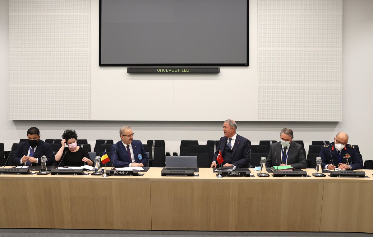 tcsavunma's tweet photo. NATO Savunma Bakanları Toplantısı için Brüksel'de bulunan Millî Savunma Bakanı Hulusi Akar, Romanya Savunma Bakanı Vasile Dincu ile görüşme gerçekleştirdi.
https://t.co/7NQUjYUSFN
#MSB #HulusiAkar https://t.co/fmWCF59DWF