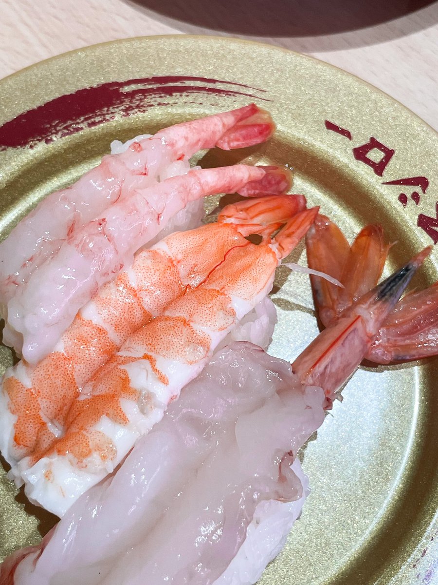 weirdoffice101's tweet photo. #ทีมโอที เลิกงานดึกก็ไปต่อที่ห้างสิคะ ได้กินซักทีโว้ยย ซูชิ100เยนจากญี่ปุ่นน 
วัตถุดิบนางดีเลยนะ สด สะอาด แต่อาจจะไม่ใช่ถึงขั้น โอมากาเสะเอยใด แต่ไม่โบ้เบ้ ตอนนี้มีแคมเปญ unitoro ไปอีกกคุ้มสัส ชูโทโร่ก็อร่อยอยู่แล้ว โปะอูนิไปอีกกกก ใดๆ แก้มปลากับเซตกุ้ง ควรแดกเป็นอย่างมาก https://t.co/U6LoK6ab6X