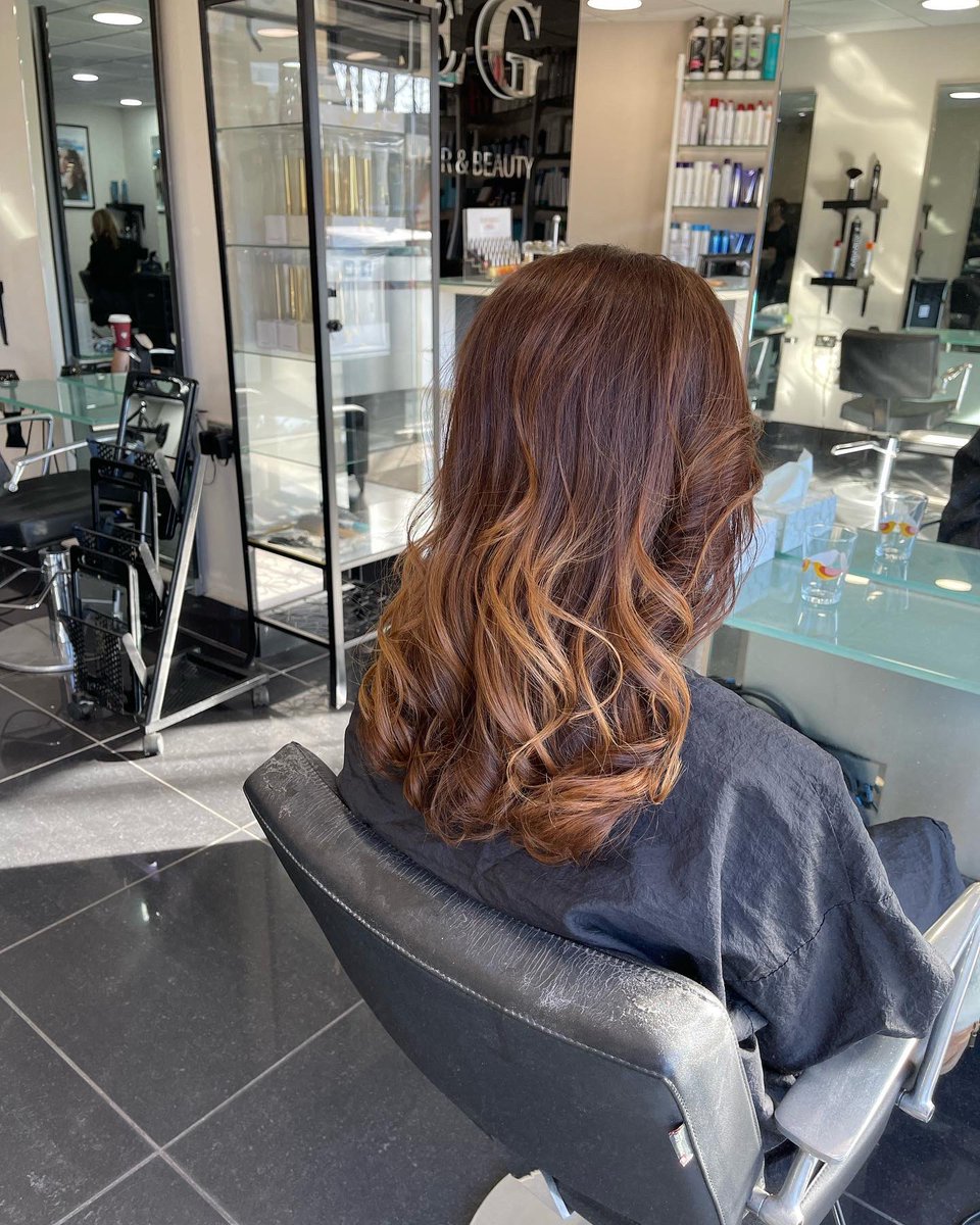 ELIOGEORGIO's tweet photo. #ombrehair #balayageombre #balayagehighlights #beautifulgirl #eliogeorgiohairandbeauty https://t.co/GFqUA8PI68