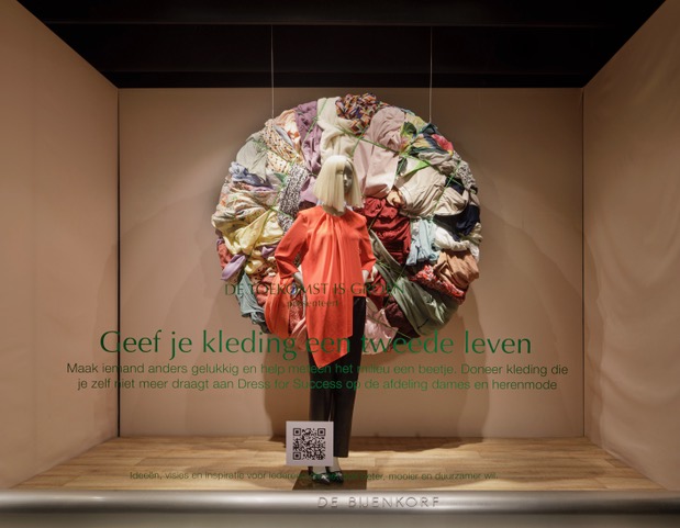 INZAMELAKTIE BIJENKORF
Geef je kleding een tweede leven: <a href="/deBijenkorf/">de Bijenkorf</a>  helpt <a href="/DFSLeiden/">Dress for Success</a> met een mooie kleding inzamelingsactie in al haar filialen. De actie duurt nog t/m 28 februari. Wij zijn heel blij met de prachtige kleding die wij  in onze winkels kunnen aanbieden.