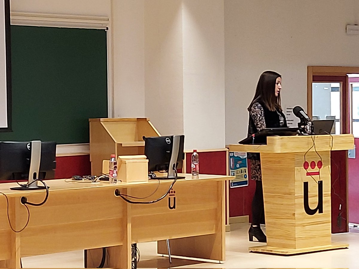 MBeltranPardo's tweet image. Y nadie mejor que Elena Matilla para cerrar las ponencias de las #HackOn2022 compartiendo un poquito, de lo mucho que sabe, sobre seguridad en infraestructuras críticas