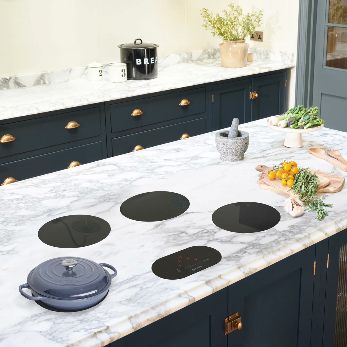 Customise your hob layout and get the most out of the space in your kitchen😍

Personalised, unique &amp; contemporary. You can customise our C950i multi-zone induction hob so that you can create your own unique cooking space! 

See more: buff.ly/3GVWjns

#CapleQuality