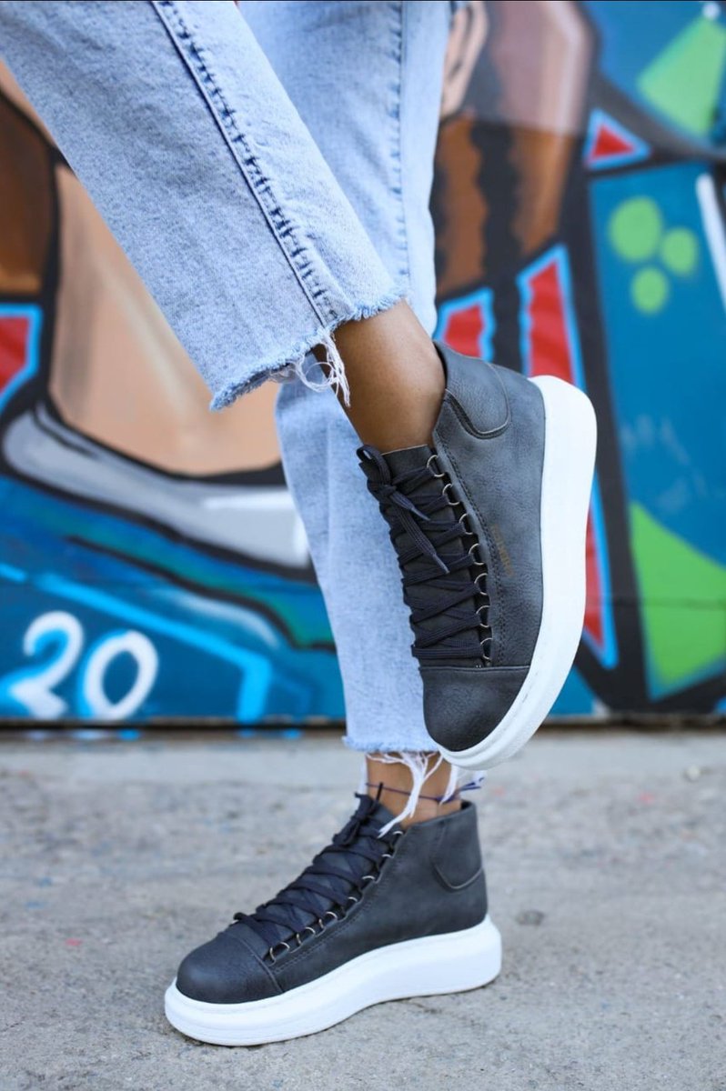 _RokAFela's tweet photo. Chekich Metallic Grey

Available now in different sizes. 
For only R1 649,99

Text us on WhatsApp (+27 82 970 0093)
#checkich #catchthedrip #Rokafela #sneakers https://t.co/wAkTYECQvi
