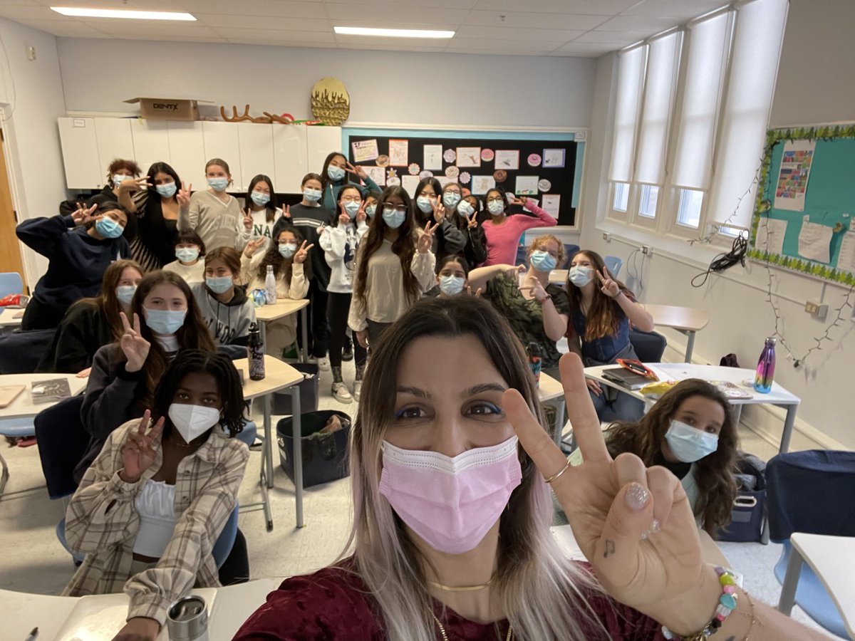 trafalgarcastle's tweet photo. More content from the Beyond the Castle experience! Our Grade 8's had the chance to be a part of a guided meditation session with special guest, @TheMathGuru! They had an opportunity to achieve mental, emotional and physical healing and stress relief. #BeyondtheCastle #Community https://t.co/0U8DkJIPwb