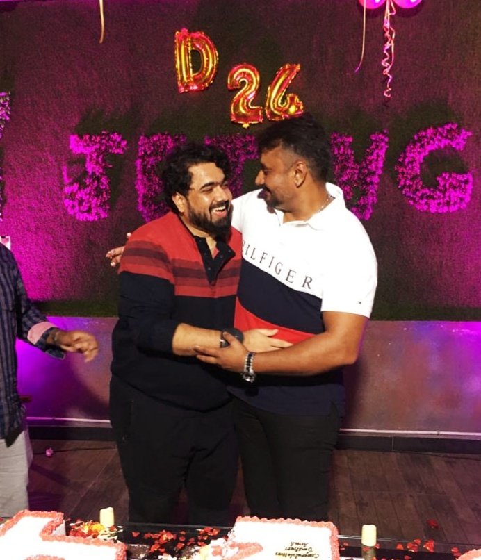 TharunSudhir's tweet photo. Happy Birthday to my beloved brother @dasadarshan ❤
Thank you for being a great support boss ❤🙏
Stay Happy Always 😍
#HappyBirthdayDBoss
#brotherfromanothermother https://t.co/EBkD6nEYDs