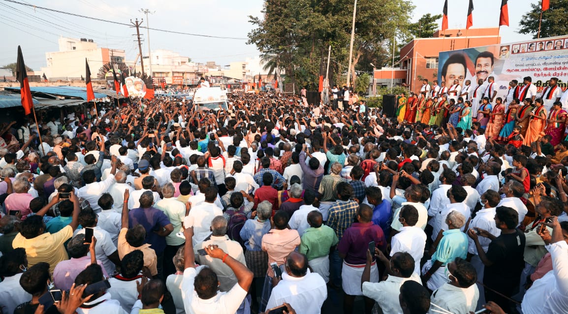 Udhaystalin's tweet photo. அதிமுகவின் நிர்வாக சீர்கேட்டால் தமிழகம் கடன்சுமை ரூ.5 லட்சம் கோடியாக உயர்ந்தபோதும், பெண்கள் இலவச பயணம்-ஆவின் பால் விலைகுறைப்பு என நலதிட்டங்களை செயல்படுத்தும் கழக அரசு உள்ளாட்சியிலும் அமைய  வாய்ப்புதாருங்கள் என சேலம் ஆட்டையாம்பட்டியில் வாக்கு சேகரித்தேன்.@KN_NEHRU @SalemSivalingam https://t.co/3loPoGlfeO
