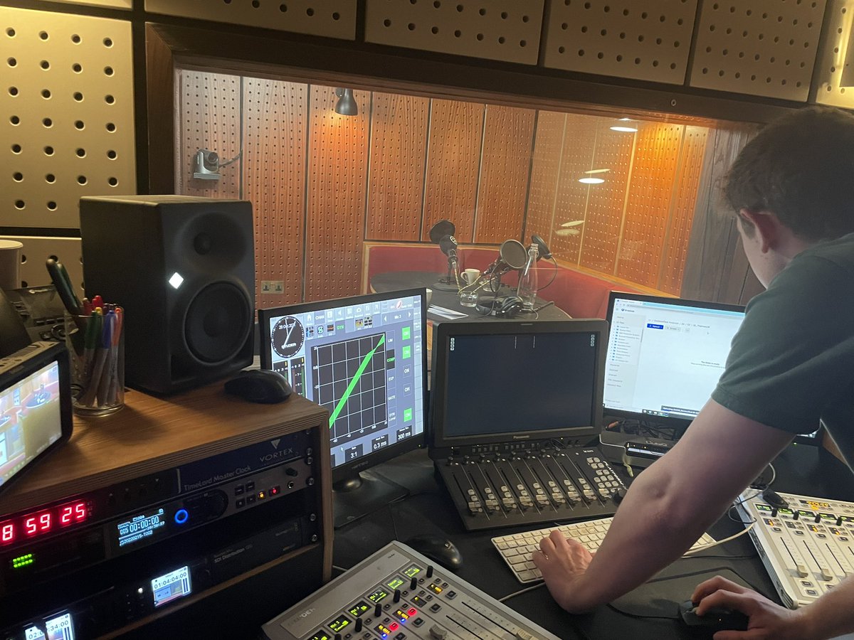Ash Alexander-Cooper OBE (@ashalexcooper) on Twitter photo Nice to be back in the studio recording something fun with <a href="/nathjones101/">Nathan jones</a> and <a href="/michael__coates/">Michael Coates</a> 🏊♂️
#thames26 #declassified #veteran #veterans #charity #resilience #mentalfitness #wellness #health #fitness Nice to be back in the studio recording something fun with <a href="/nathjones101/">Nathan jones</a> and <a href="/michael__coates/">Michael Coates</a> 🏊♂️
#thames26 #declassified #veteran #veterans #charity #resilience #mentalfitness #wellness #health #fitness