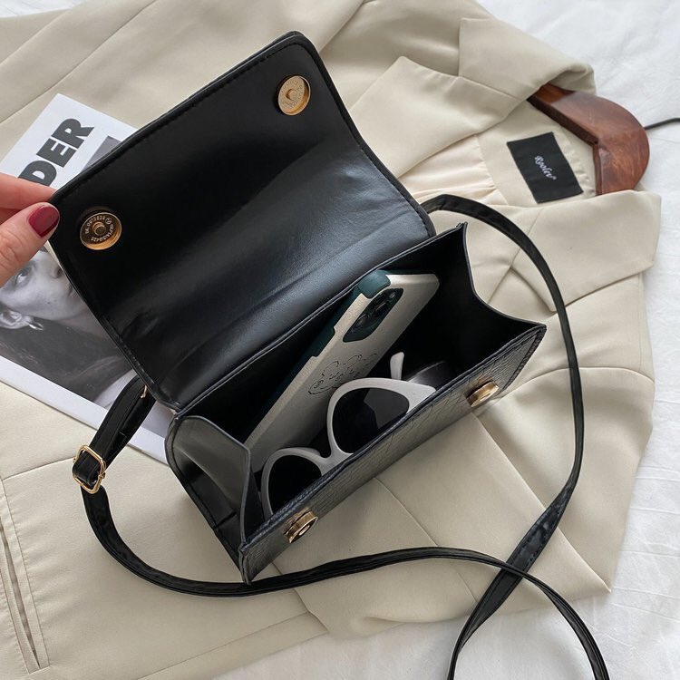 jakaikaaa's tweet photo. =͟͟͞♡ Price : 169฿.- | 𝚌𝚘𝚍𝚎: 𝟷𝟾𝟿
εїз ส่งฟรี ใบต่อไป+5
εїз วัสดุ : หนัง PU อย่างดี
εїз ขนาด : กว้าง 18*สูง 20*หนา 17 cm
εїз สายสะพายปรับสุด 120 cm 
εїз ใส่มือถือ กระเป๋าสตางค์ได้

#กระเป๋าผ้า #กระเป๋าไอแพด #กระเป๋า #กระเป๋าสะพายข้าง #รับตัวแทน #กระเป๋าเกาหลี #กระเป๋าสะพาย https://t.co/aYkm1VRTA6