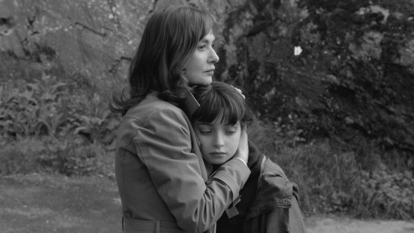 Carlos_Film's tweet photo. Thread: 2022 Best Picture Oscar nominees but starring Isabelle Huppert

BELFAST 
Dir. Kenneth Branagh https://t.co/jQJ1JQ2JEz