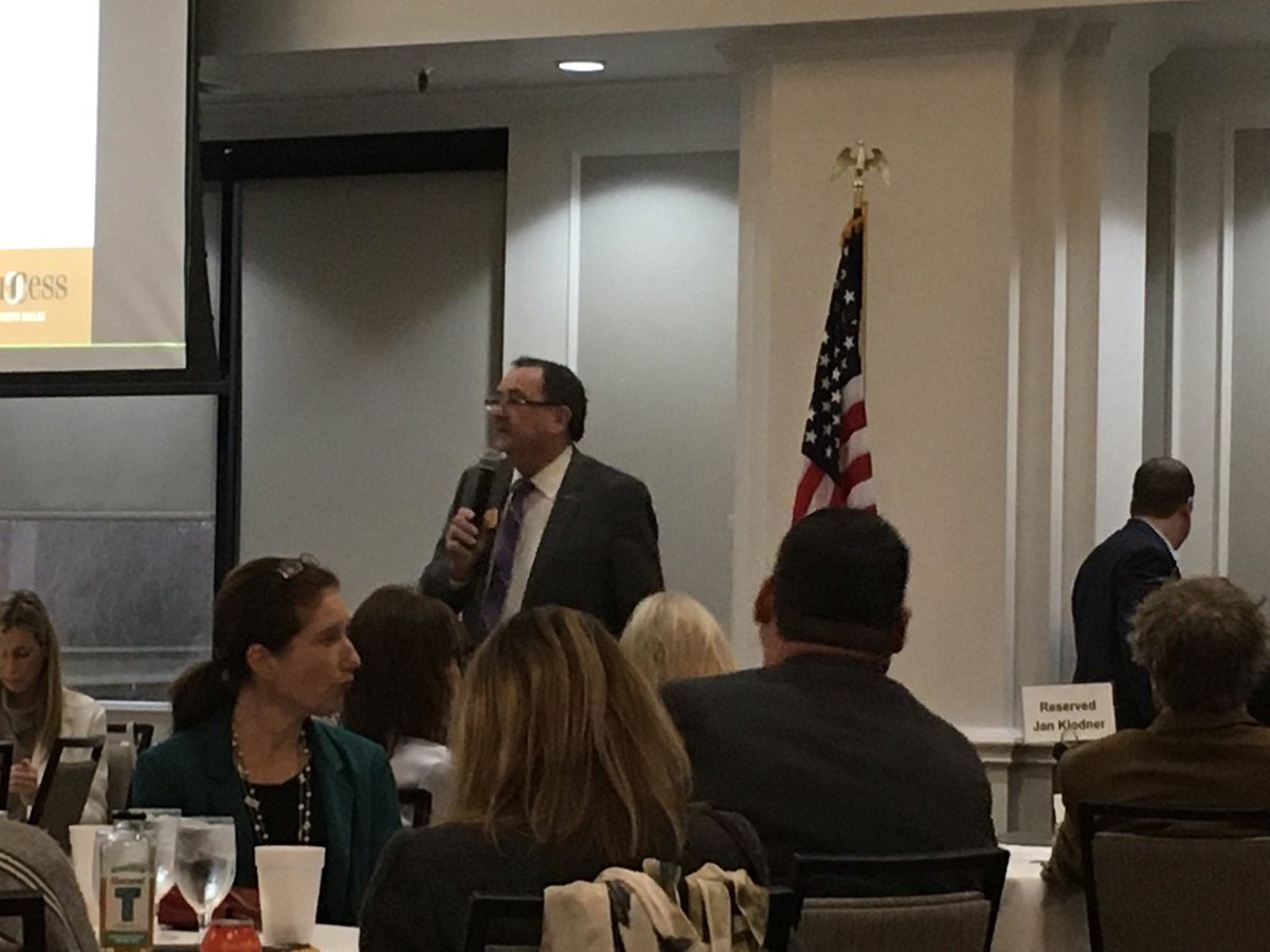 SuccessNorth's tweet photo. Jan Klodner and @billwallace1 kicking off the meeting this morning @SuccessNorth to a full house!!!
@DallasPD
@DPA_PoliceAssoc
@dpaanddffa
@SuccessNorth
@billwallace1
#SuccessNorthDallas
#SND
#BestNetworkinginDFW
#Networking
#Netweaving
#mentoring
#mentorshipmatters❤️ https://t.co/PRCROBdrCn