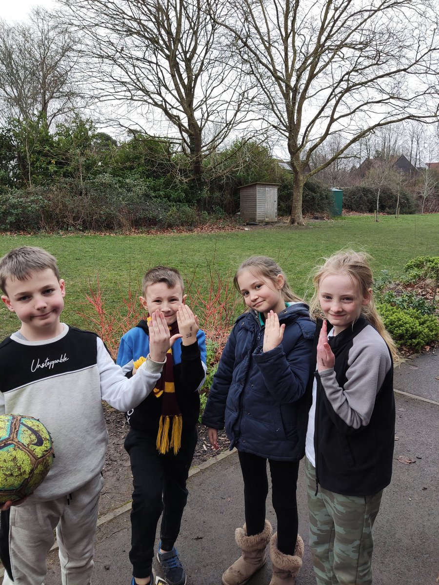 RomseyPrimary's tweet photo. Y5 children and their water intake tally. I think they have done amazingly! #wecanweek @EnergiseMe_ https://t.co/7lg7BGlS6A