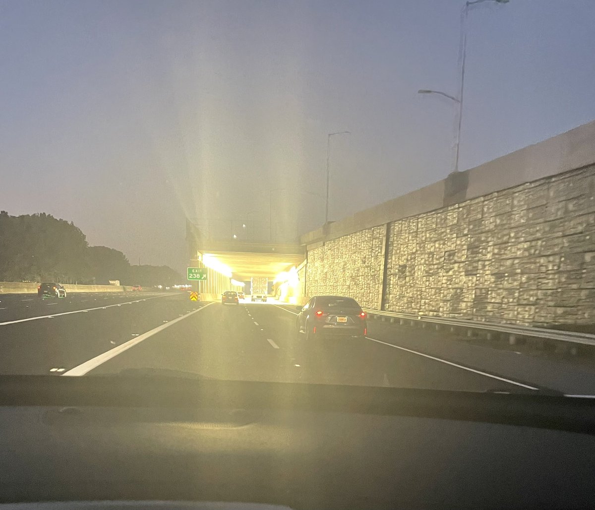 KimFourman's tweet image. Driving from I-75N onto the new 285 ramp at night on the southside is like driving into the sun. Could we please turn down the lights a bit? Thanks! @GADeptofTrans @wsbradio @WSBTraffic @MarkArum
