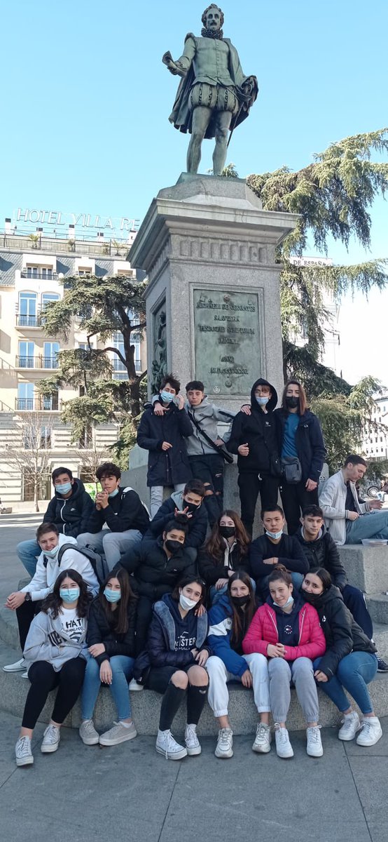 PM_school's tweet photo. Los alumnos/as de 3o de ESO de viaje cultural al #Madrid del Siglo de Oro. Relacionado con la unidad #interdisciplinaria que relaciona #Castellano con Individuos y #Sociedades. Feliz estancia!!! https://t.co/WnwBEHgI17