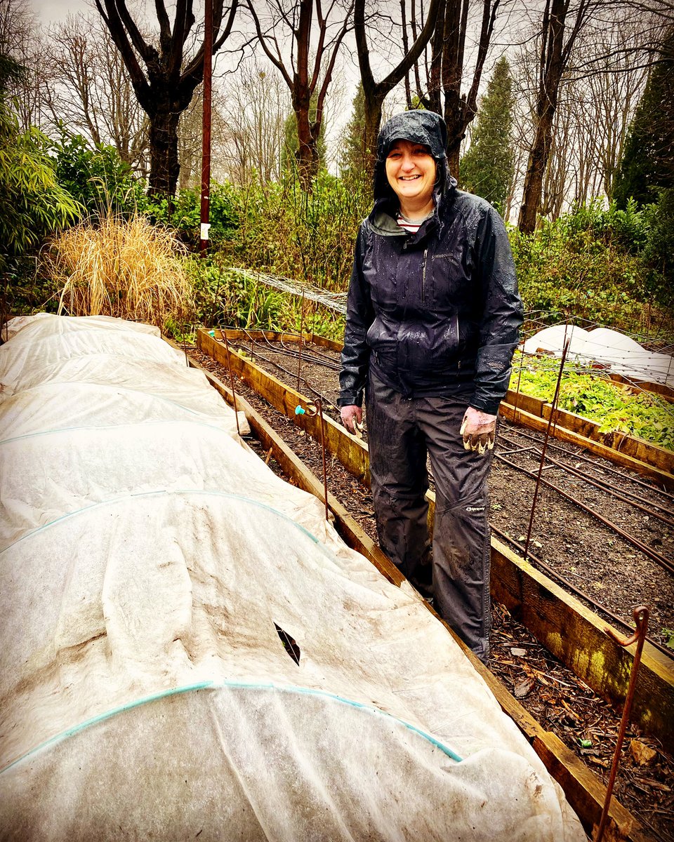 ClemsGardenHQ's tweet photo. Fantastic team turn-out today on a squally, soggy morning on the flower plot. We were delighted to welcome our newest colleague, Alison…..still smiling at the end of the session in spite of the rain 🙂 #volunteers #ClemsGarden #GrowingKindness #YorkshireHeart #CommunityIsFamily https://t.co/KyPEkEgYiF