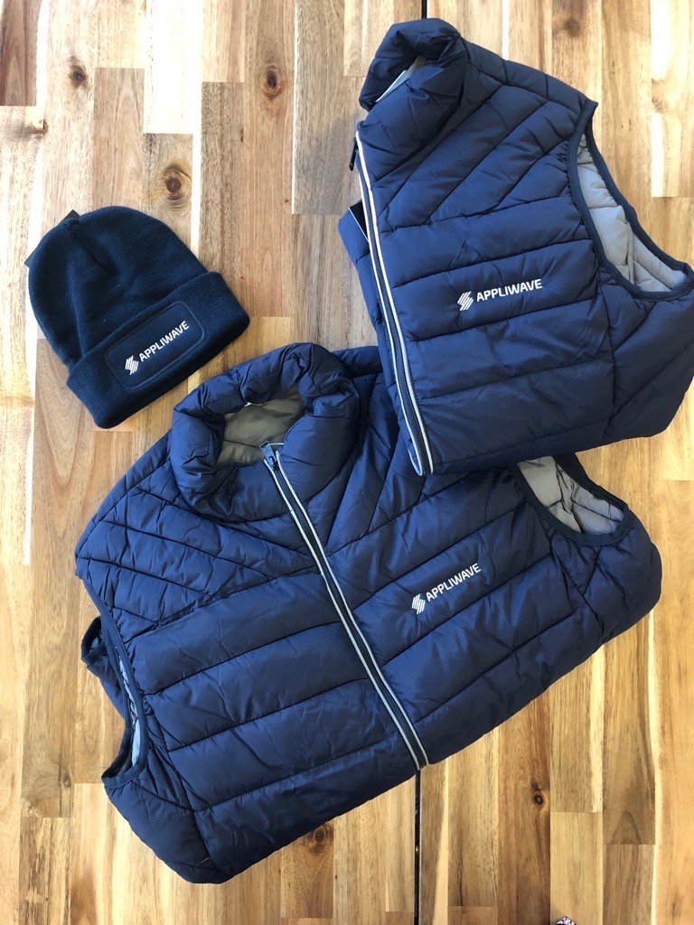 [TEAM TERRAIN] Aujourd'hui on équipait notre #TeamFibre avec des équipements d'hiver tout fraichement arrivés dans nos locaux ! 🤩👏
Ils sont pas beaux ? Vous êtes plutôt doudounes ou bonnets ?
#TeamAppliwave #Telecom #Telco #FibreOptique #FTTH