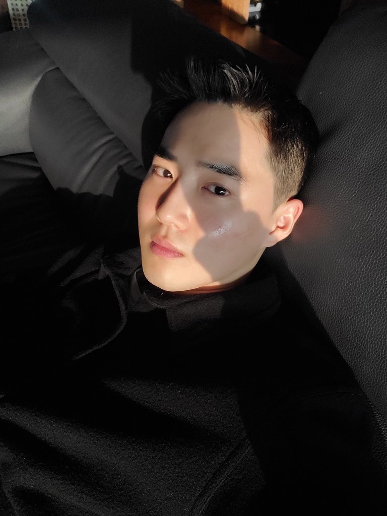 glorybiii's tweet photo. "Nothing is cooler and more attractive than a big comeback, and that'll be me...."

Can't take my eyes off you babe!!
#SUHO #KIMJUNMYEON #EXO @weareoneEXO https://t.co/lDhkKt7iuv