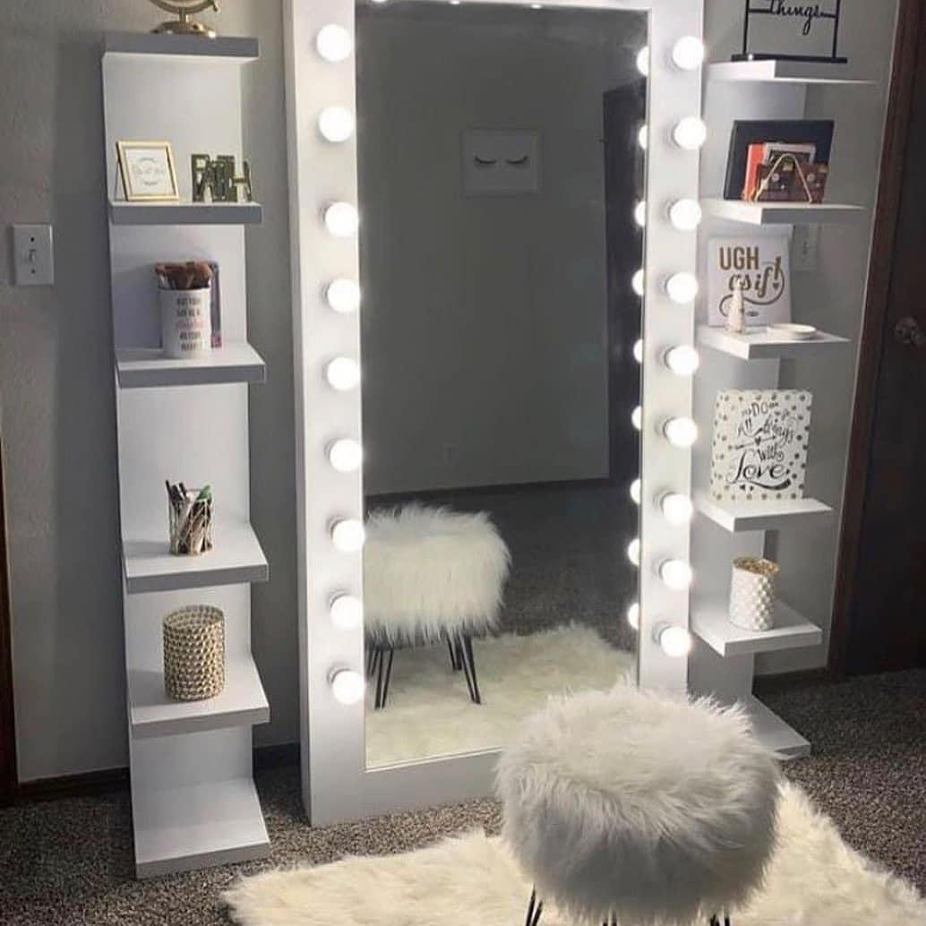 Wow this is amazing 🧡😍😘 Do you like this mirror?
.
.
.
.
#dormroomlife #dormroominspo
#dormroomideas #dormrooms
#dormroom #dormroomdecor
#mantarosa #colcharosa
#camasimples #camarosa
#camafofinha
#neonaesthetic #dormlife
#dormdecor #vscoedit #vscoroom
#roomdecor #girlroomdecor
