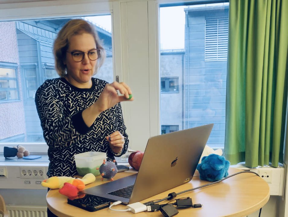 Different day at work today! Virtual outreach <a href="/BladinsISMalmo/">BISM</a> grade 2A &amp; 2B on viruses, bacteria and our immune system together with <a href="/the_Sounak/">Sounak Chowdhury</a> at <a href="/ViBrANT_itn/">ViBrANT</a>! Thank you @sam_noui &amp; @oonagh_shannon for kindly borrowing props! Playdough was used to demonstrate phagocytosis… ☺️