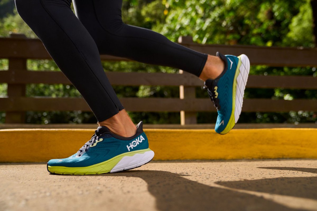 racerxon2's tweet photo. The return of the Arahi at Ken Combs Running Store https://t.co/hYEendEFJu https://t.co/UwtTLZTRUm