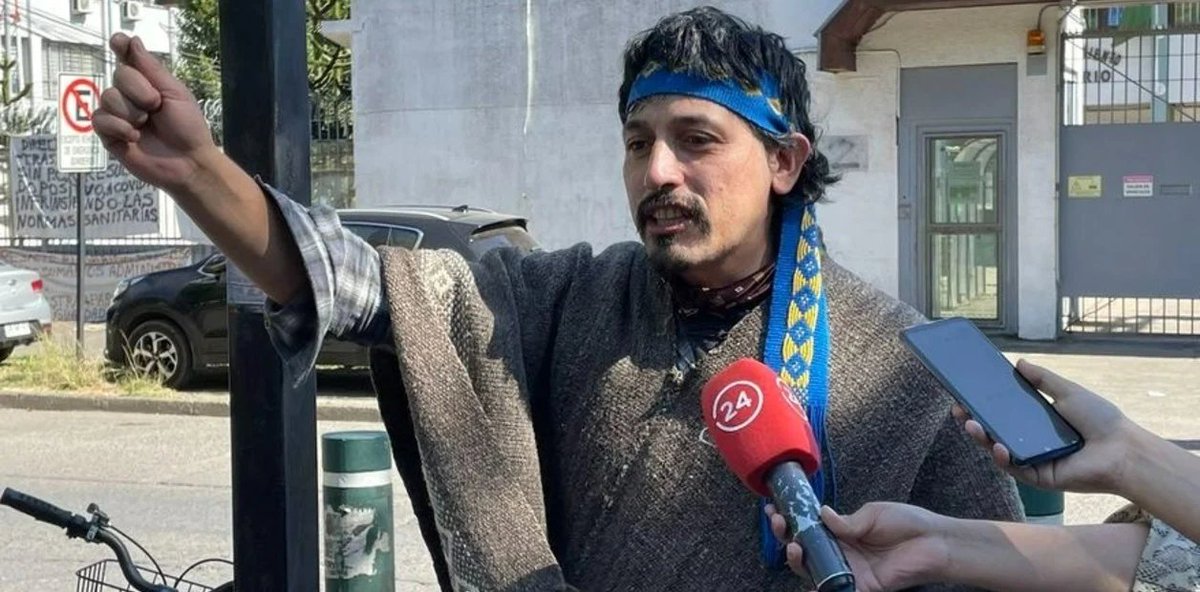victorfyt's tweet photo. Facundo Jones Huala está prófugo de la justicia chilena, y podría haber ingresado ilegalmente a Argentina. https://t.co/UThl8U3QKp