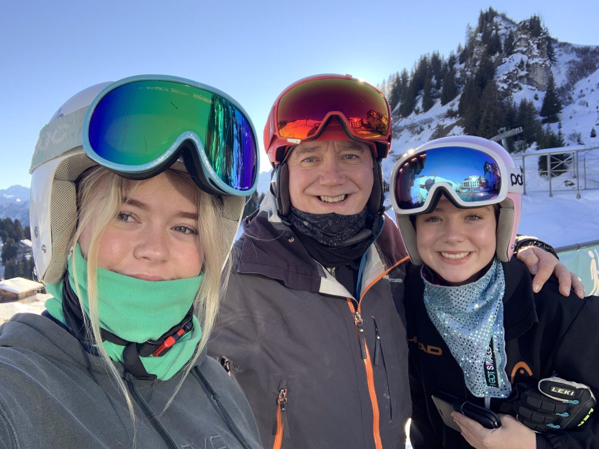 GOOD NEWS: Travel to Switzerland vaccinated or not with no tests. Discrimination ends
Health-related measures for persons entering the country are to be lifted. It will no longer be necessary to provide proof of vaccination, recovery or a negative test or complete an entry form.