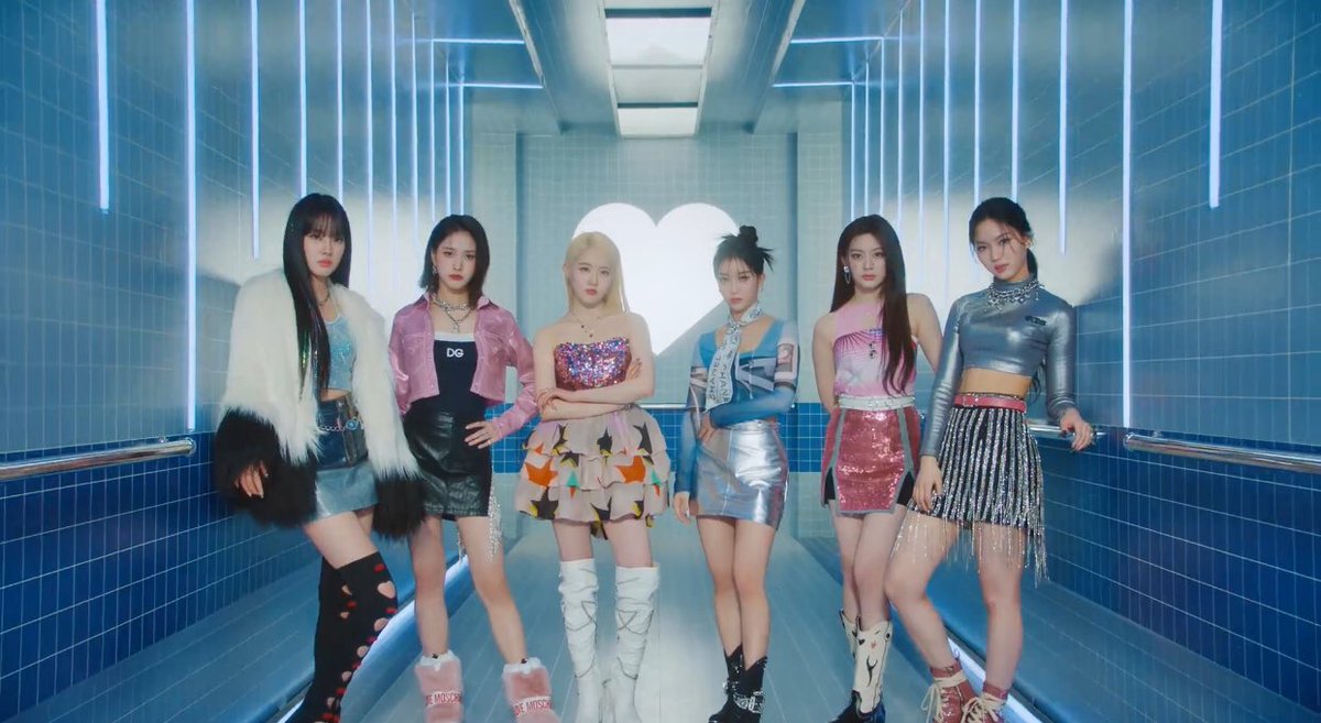 staycjpics's tweet image. RUN2U MV TEASER