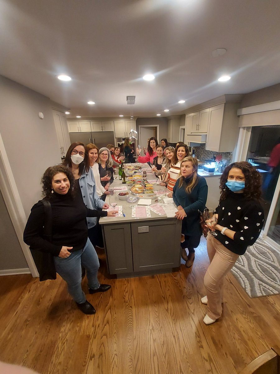 DanidaSomm's tweet photo. Last nights Galentine's Day tasting was a blast. The ladies were wonderful and had so many great questions.
#wine #winelover #getsomm #winetasting #foodandwine #girlnight #vino #cheers https://t.co/jCQeVi4h8C
