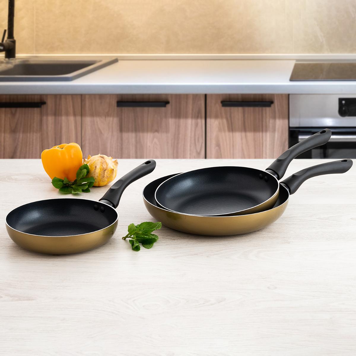 QuidSpain's tweet photo. Una nota de brillo en tu cocina ✨

· Set de 3 sartenes Glam, ¿con qué color te quedas?

Aptas para vitrocerámica, inducción, eléctrico y gas.
👩‍🍳

#sartenes #setsartenes #quid #cocina #cocinas
#cocinillas #vidasana #sartén https://t.co/yPomQBDB25