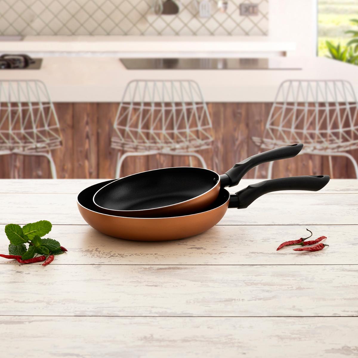 QuidSpain's tweet photo. Una nota de brillo en tu cocina ✨

· Set de 3 sartenes Glam, ¿con qué color te quedas?

Aptas para vitrocerámica, inducción, eléctrico y gas.
👩‍🍳

#sartenes #setsartenes #quid #cocina #cocinas
#cocinillas #vidasana #sartén https://t.co/yPomQBDB25