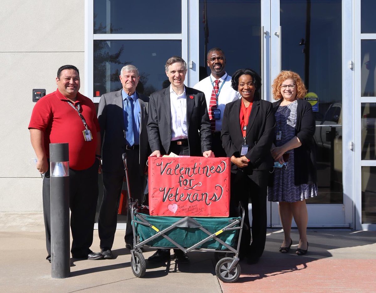 RepVanTaylor's tweet image. As we observe National Salute to Veteran Patients week, I was honored to deliver nearly 4,000 valentines handcrafted by over 30 schools &amp;amp; organizations in Collin County! The @VANorthTexas &amp;amp; other veterans organizations were thankful for the community's outpouring of appreciation.