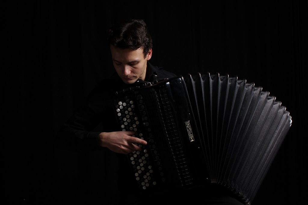 'Northern Lights' by <a href="/dovecomposer/">Jonathan Dove</a> is beautiful and sparkling, which shines from the astonishing playing of soloist <a href="/MilosAccordion/">Miloš Milivojević</a>. We're performing it (plus Bach arr Respighi &amp; Brahms 1st symphony) Fri 18 Feb, 7.30 @Stanley_Arts. Tickets: is.gd/StP_Feb22 Don't miss it!