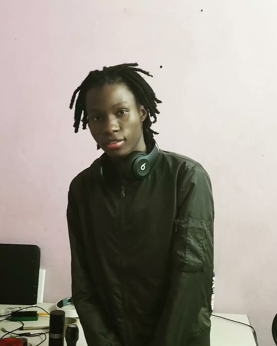 DrewDauti's tweet image. While these days be going by I stayed invested in a vision♟
#theprojects #keepgoing