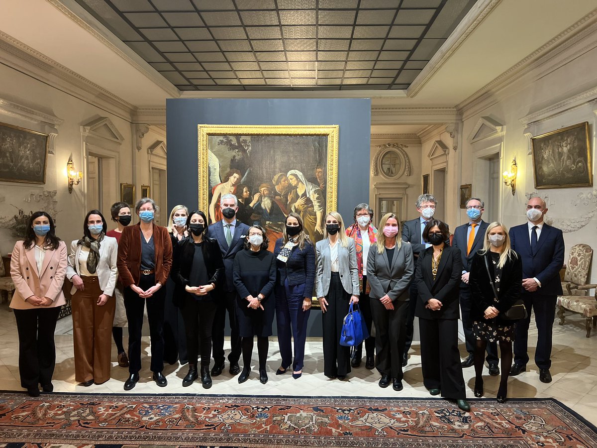 ItalyinBelgium's tweet photo. #together4women🇮🇹🇧🇪 🙏🙏enthusiastic first of a new @italyinbelgium panel on women empowerment &amp; gender equality w/@belgiummfa.
In the spirit of the strong @italymfa commitment, a very motivated 🇧🇪🇮🇹 board w/the aim of sharing best practices,paving the way for future initiatives https://t.co/mq8Ig9DqDt