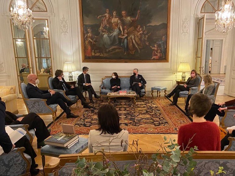 ItalyinBelgium's tweet photo. #together4women🇮🇹🇧🇪 🙏🙏enthusiastic first of a new @italyinbelgium panel on women empowerment &amp; gender equality w/@belgiummfa.
In the spirit of the strong @italymfa commitment, a very motivated 🇧🇪🇮🇹 board w/the aim of sharing best practices,paving the way for future initiatives https://t.co/mq8Ig9DqDt