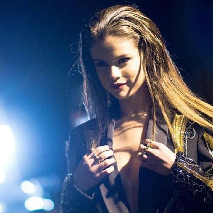 selgthinker's tweet photo. Slow Down (2013) - Selena Gomez https://t.co/eKreGem4rv