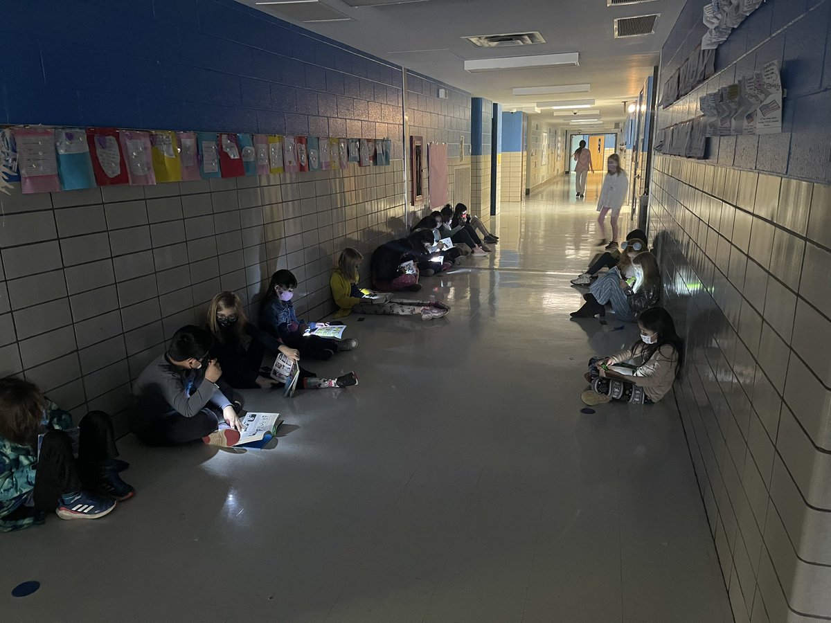 PawneePanthers's tweet photo. When the electricity goes out Pawnee staff get creative. #campfirereading #TogetherWeCan https://t.co/Z798QrtirF