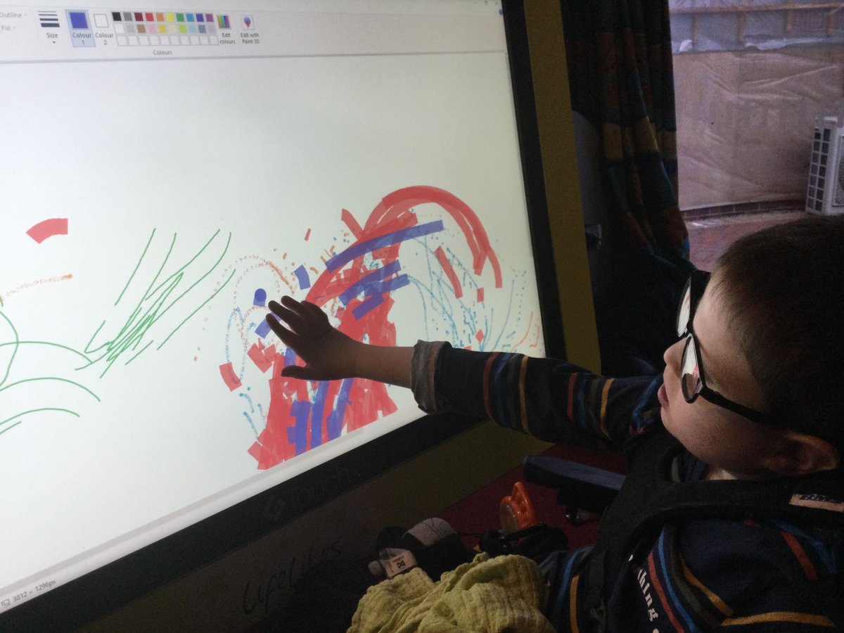 AcornsHospice's tweet photo. A massive thank you to @LifelitesOrg for their recent donations to our hospices. They've been visiting us to provide training in new technology including these VR headsets and a fantastic tilt and touch table which Charlie had lots of fun playing with!. https://t.co/x3on54masO