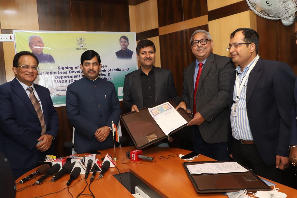 sidbiofficial's tweet image. #SIDBI signs MoU with Govt. Of Bihar in the presence of Sh. Shahnawaz Husain, Industries Minister, GoB; Sh. Brijesh Mehrotra, ACS, Industry and Sh. Pankaj Dixit, Director Industry, GoB. 
@FinMinIndia @minmsme @DFS_India @officecmbihar