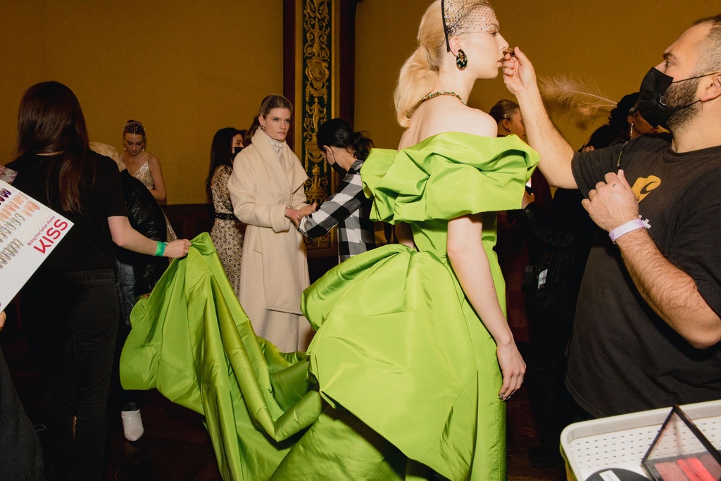 Fashion Week tweet media