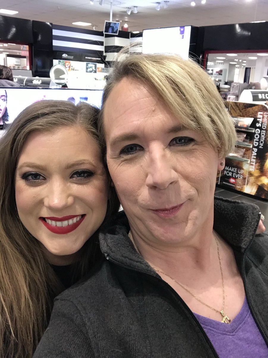 ReallyChristyn's tweet photo. @Sephora Almost 3 years separate these pics.I was lucky 2 be able 2 participate in a #ClassesForConfidence session in PA. It was such a great experience.
Thank you.
BTW,if u can put me in touch with the amazing human in the pic with me- I’d ❤️ 2 thank her 2.
#TransIsBeautiful https://t.co/kUBYJGOGOZ