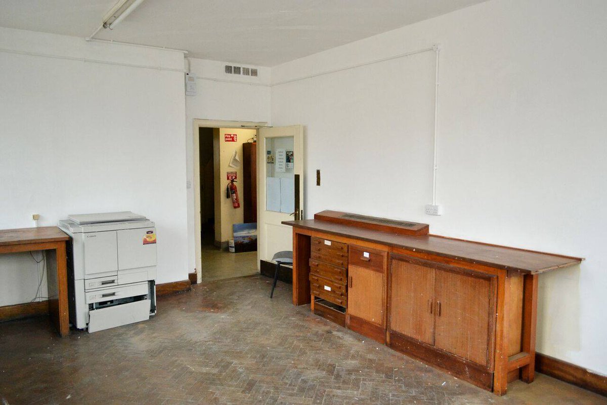 CADS_Sheff's tweet photo. This rarely available studio in our Eagle Works hub will be ready for a new tenant in March 2022!🎨
Lots of natural light, integrated workspace, ground floor. Give us an email for more info or to book a viewing - info@cads-online.org
#studioforrent #sheffieldstudio #artiststudio https://t.co/zZwimS5iYL
