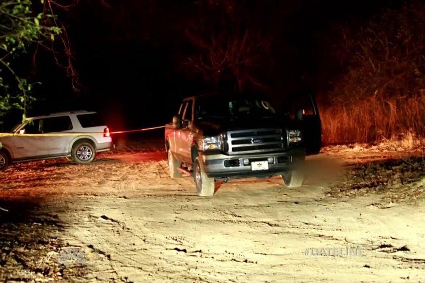 crimeocopia's tweet image. In our latest episode we cover 2 stories that occurred in Valentines Day.

The first story is about the murder of Richard Schoeck who was murdered at a park as he waited for his wife to exchange gifts.

#crimeoccopia #truecrime #PodernFamily