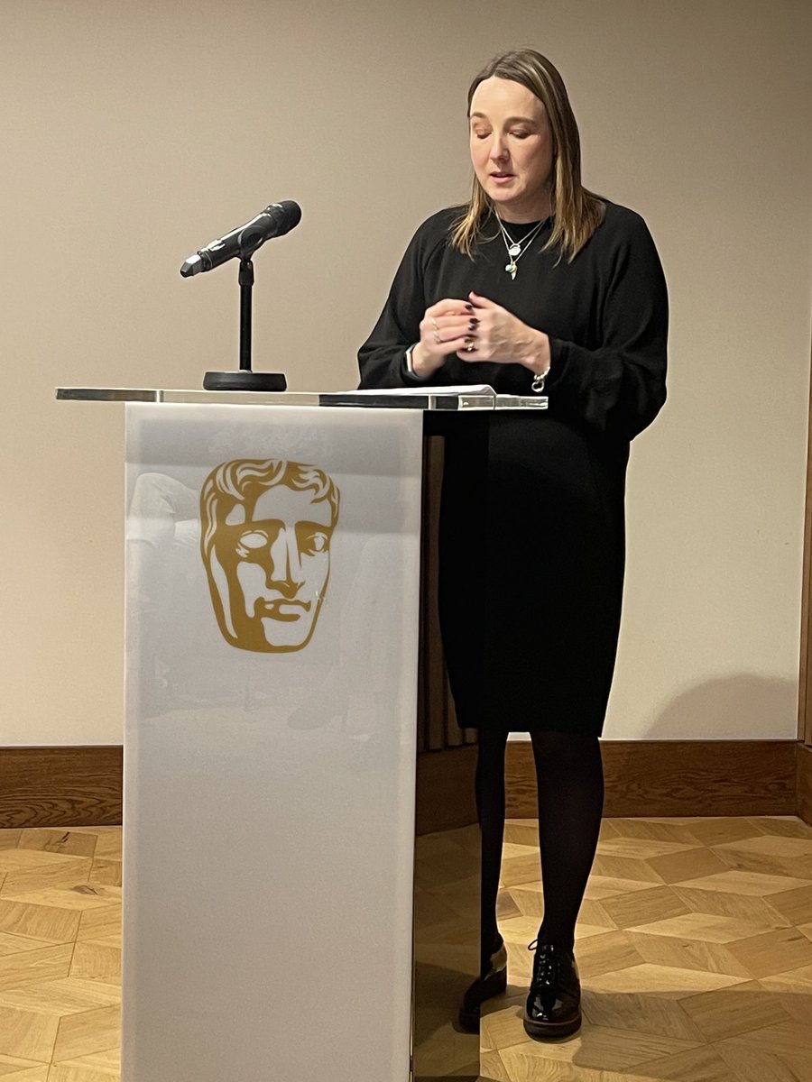 JaneFrostMRS's tweet image. Louise Maycock @ipsos chair of   @TweetMRS Apprenticeship trailblazer thanks everyone involved : our thanks to you Louise ! #mrx #StartMakingSense