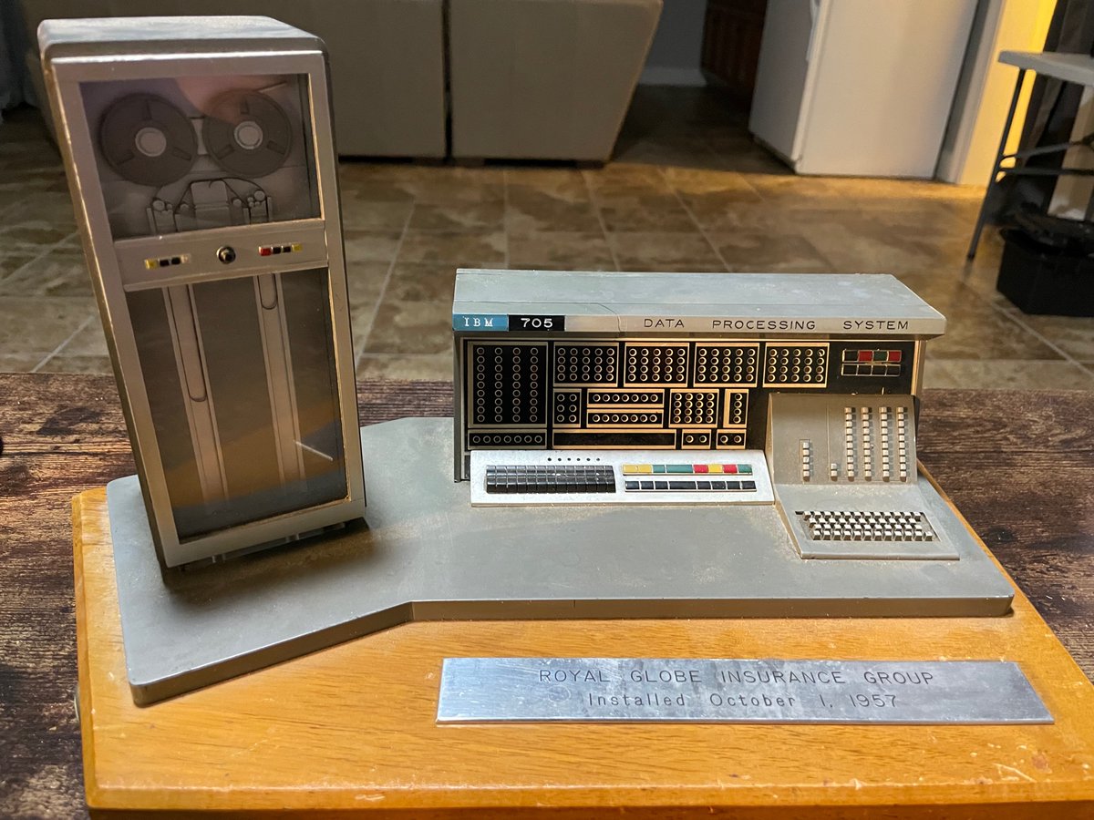 6502b's tweet image. Vintage @IBM 705 miniature from 1957 shared to me by @JoeVenturelli , I love these retro scale models. Really well preserved too!  That front panel would be fun to recreate with all the lights💡