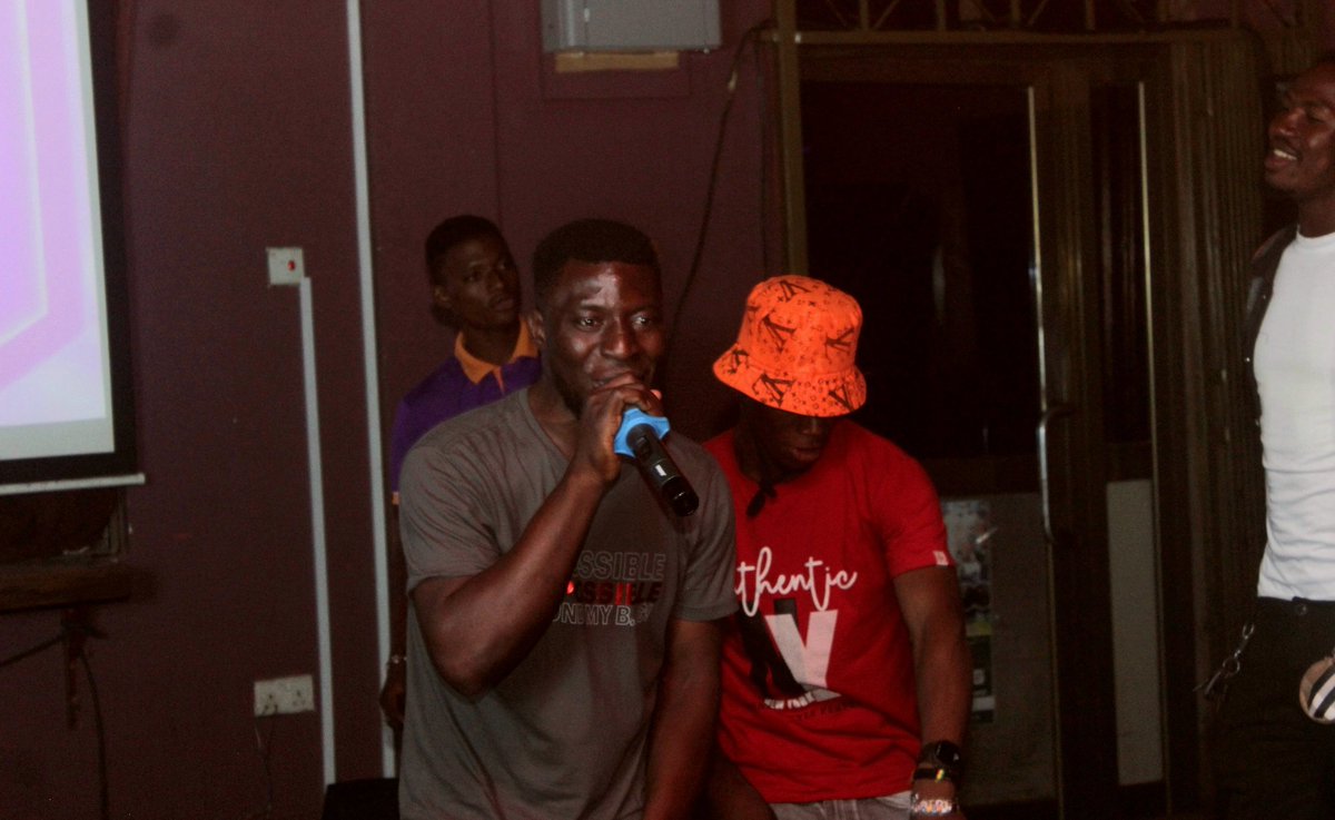 awesument's tweet photo. The moment @Habislay7 took the mic🎤 during #DaHangout 💥💥 #AwesumEntertainment #AdultTalkAndlifestyle #ATL #nightout #11december https://t.co/uWFpIa7k28