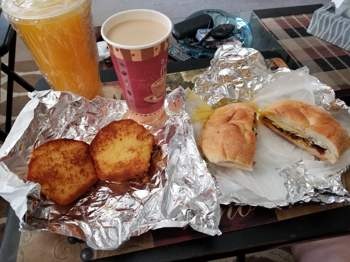 JohnLukeNYC's tweet photo. #BreakfastTime From The Deli #FreshOJ #EggsBaconOnARoll #ToastedCornMuffin #Coffee #Yummy https://t.co/jchHmmIXmu