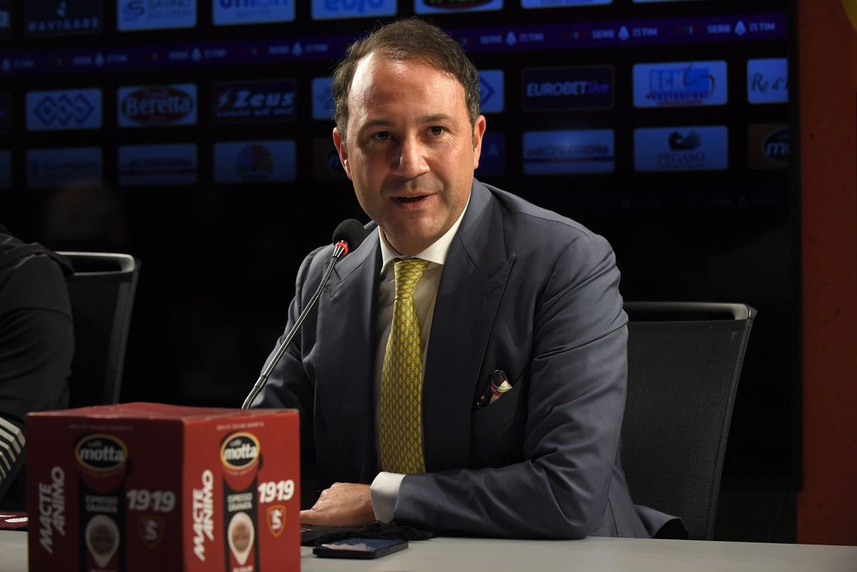 🎤Iervolino: “Nicola uomo giusto per tentare l’impresa salvezza” 

Le parole del Presidente della Salernitana <a href="/iervolinodanilo/">Danilo Iervolino</a> durante la conferenza stampa di presentazione del neo tecnico granata Davide Nicola 👉 bit.ly/3rSbzgQ 

#macteanimo #forzagranata